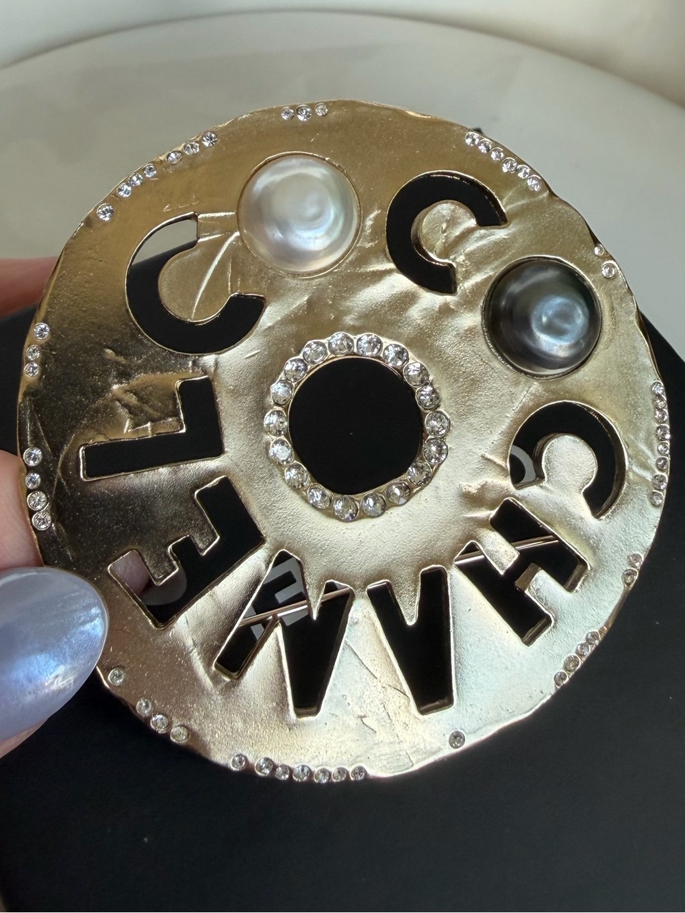 SOLD 🩷 CHANEL 2019 Egypt Collection XL Brooch - Picture 4 of 8